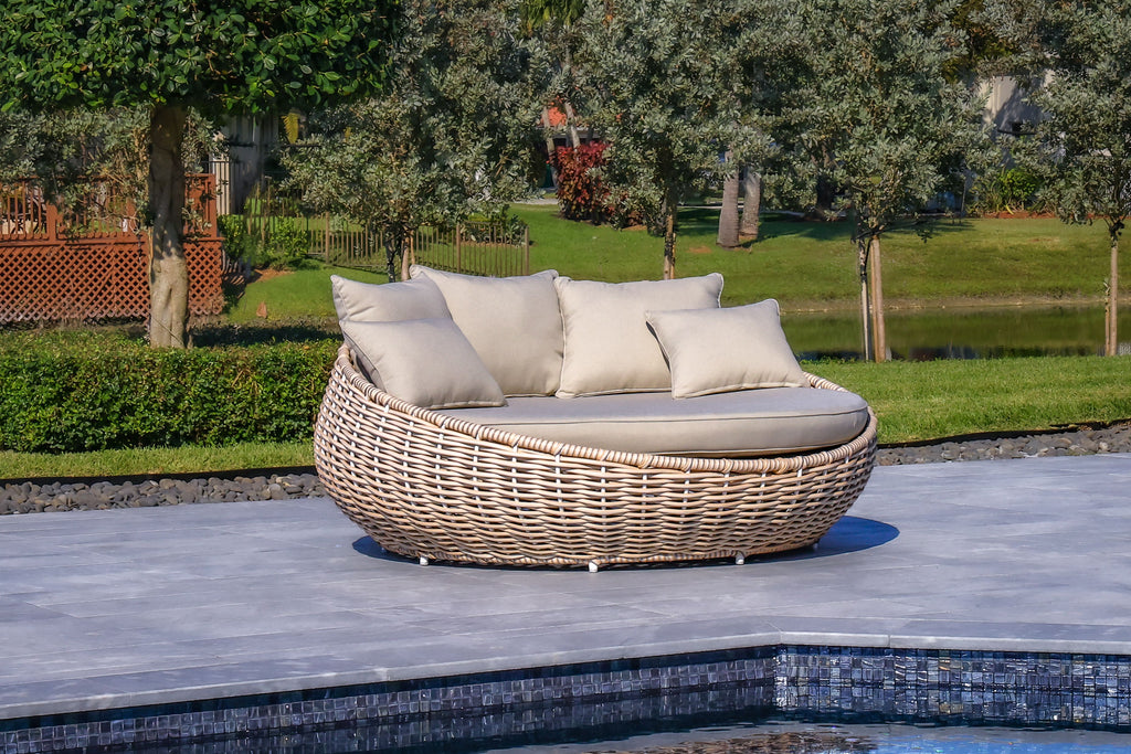 Anna 67 Inch Outdoor Wicker Aluminum Frame Round Sun Lounger in